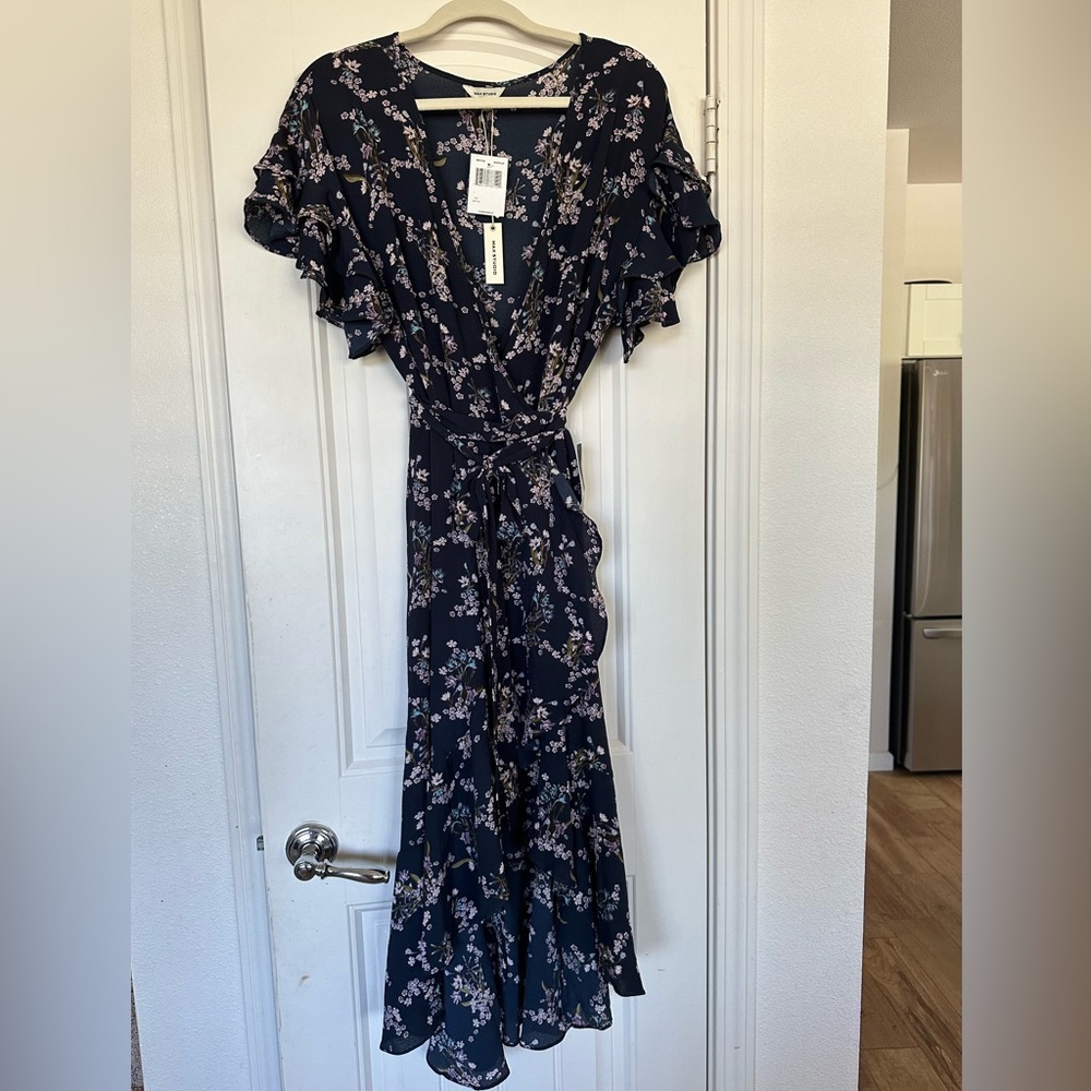 NWT🌺 Max Studio Floral Wrap Dress